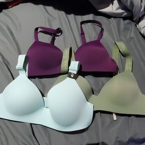 3 Victoria secret bras
